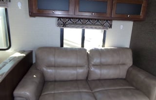 2017 Keystone Bullet  – Spacious & Family-Friendly