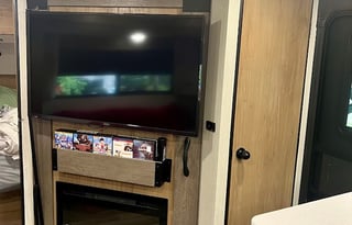 "Rushmore" Happy Glamper *Delivery Only*