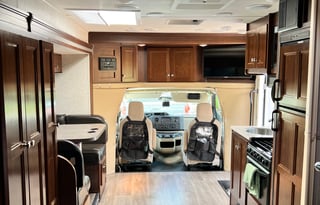 Easy To Drive, Pet Friendly, Offgrid Capable Fun!