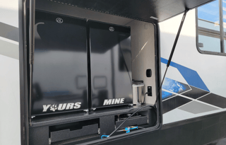 Big Blue Dog Friendly 5th wheel