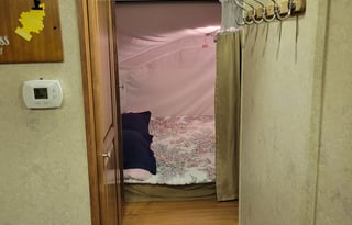 Great Family Getaway w/ 2 Slide Outs(Hybrid)