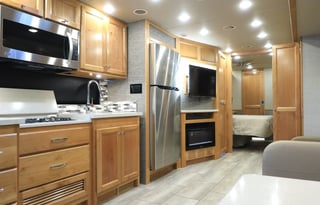 Beautiful luxury RV is Kid and Pet friendly!