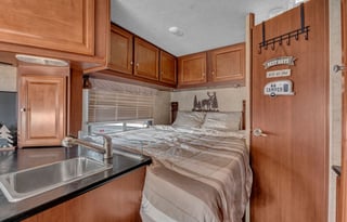 Your Home on Wheels: Stylish & Spacious Motorhome