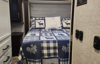 Cozy Cruiser or Lakeside Retreat