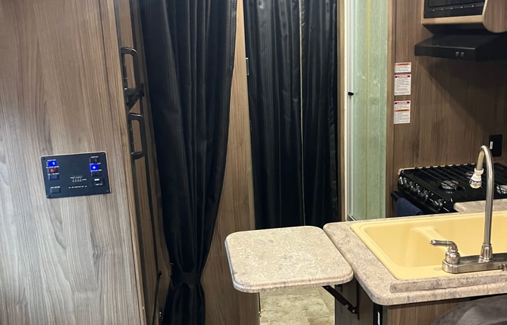 Kitchen counter extender