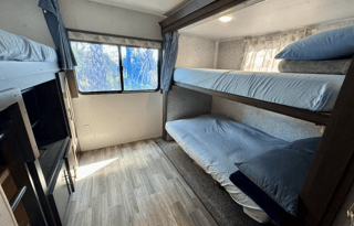 2020 Salem 32BHDS 5019