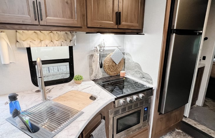 Full stocked kitchen