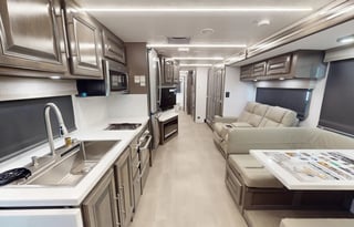 Luxury 2022 Georgetown GT7 RV