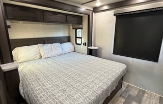 Fully Stocked Family & Pet Friendly Class A RV