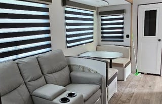 Prime Time Crusader fifth wheel 395BHL 50AMP