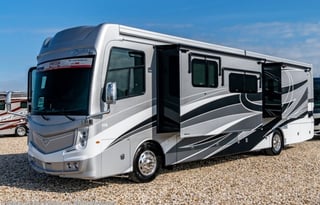 2021 Fleetwood RV Discovery LXE 40M