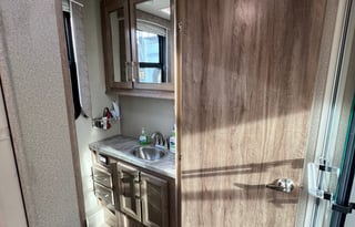 2019 Entegra Coach Odyssey 29V 32’