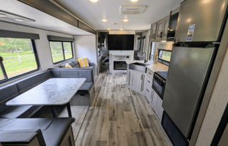 Coleman Lantern | Large Modern Bunkhouse sleeps 9