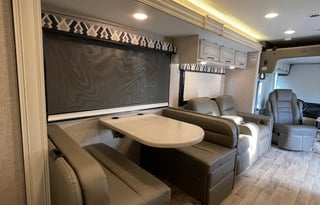 CL 40 - Luxury Vision XL – 2 Baths, Sleeps 6+