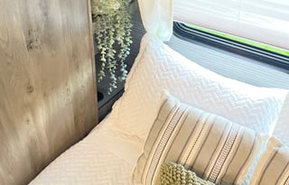 Luxurious, cozy glamper, outdoor kitchen + more!