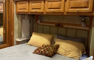 2010 Tiffin Motorhomes Phaeton 40’