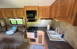 Jay Jay’s Escape – Comfort & Adventure for All!