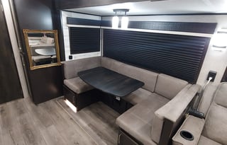 Fireside RV's 2021 Jayco White Hawk 27RB LMI1125