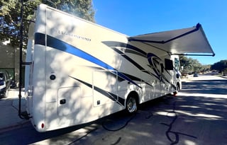 Get Out of Town 2022 Thor Windsport 34J