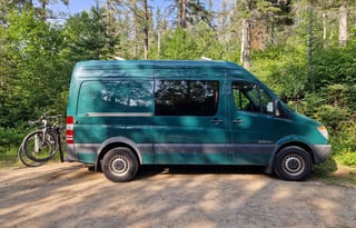 Edgar: Converted Sprinter Van * Pet Friendly *