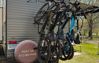 Tons of space/ sleeping option, 1600W solar system