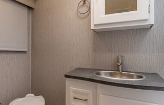 Ultra Luxurious - Bunkhouse - 2 bathrooms