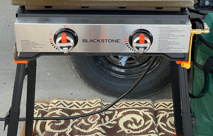 2 burner Blackstone included