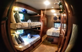 Mandala House on Wheels HR Admiral 32ft.
