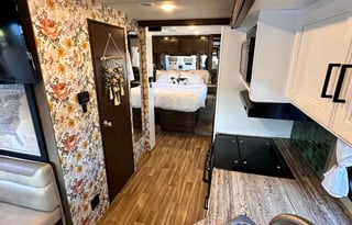 Renovated - WiFi, Pets, Jeep, Off-Grid, 24/7 Help