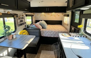 Wolf Pup Hideaway:Pet-Friendly with Cozy Bunk Beds