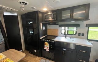 2022 Cherokee Grey Wolf 22MKSE