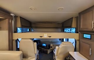 2022 Thor Motor Coach - Palazzo 37.5