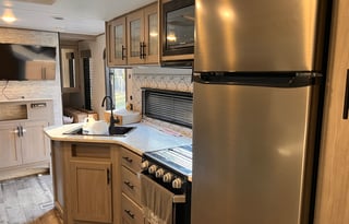 2022 Dutchmen RV Coleman Lantern LT Series 262BH