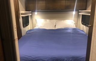 GLAMPING AT ITS FINEST /Mercedes Chassis/ Tiffen