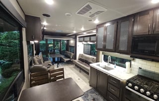 2022 Grand Design Momentum G-Class 30G