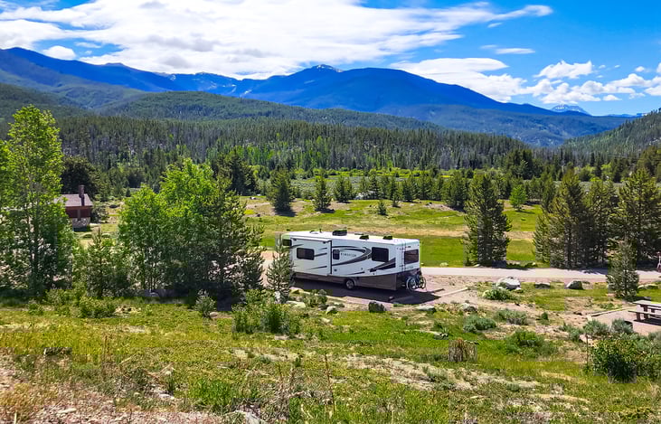 Nestled in the beautiful Arapaho & Roosevelt National Forests, Fred can take you to relax at Green Ridge Campground by Grand Lake where there's plenty of hiking trails and fishing spots.