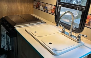 K & M’s Vintage Voyager (Delivery only)