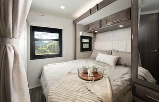 2025 Entegra Coach Qwest SE 24L 25' Class C diesel