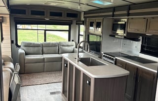 2021 CrossRoads RV Sunset Trail SS330SI