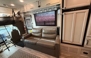 2022 Entegra Odyssey 31F–Sleeps 10, Wifi, Loaded