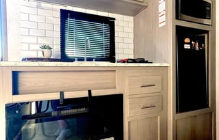 2022 Dutchmen RV Coleman Lantern LT Series 17B