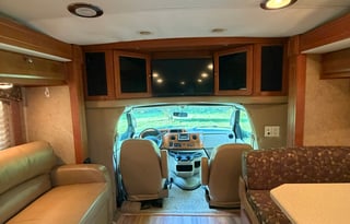 Lexington Class C | 3 Slide-Outs - Low Miles
