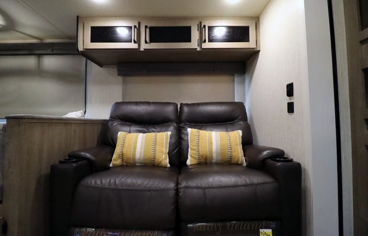 Experience "Gratitude" with our 2022 Palomino Puma 32RBFQ2 located near Table Rock Lake near Branson Missouri and Lake Of The Ozarks. Thank you from us at StoneMountainRVs(dot)com