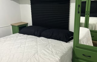 Earth Trekker 35’ Motorcoach for 8