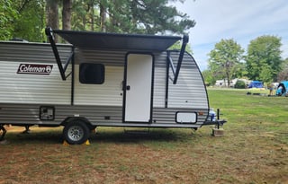 Sleeps 5 With an Electric Fireplace/coffee Maker