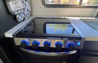 2022 Springdale 28ft Bunkhouse - Solar/Inverter