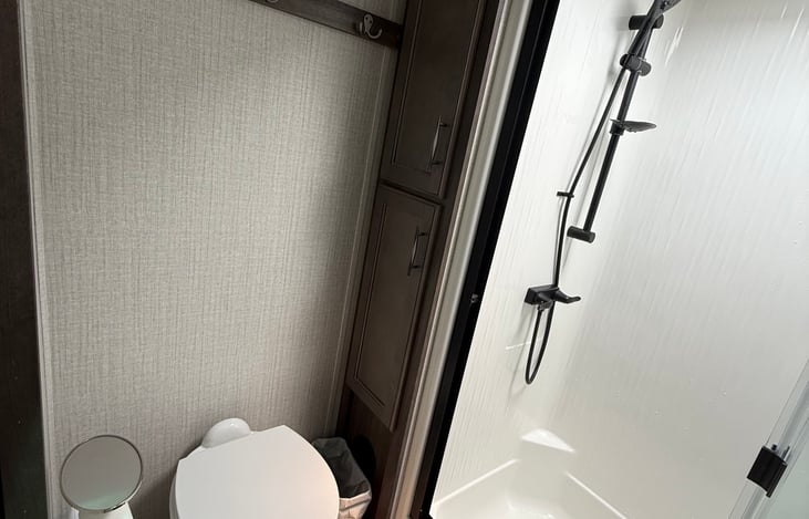 Master full bathroom