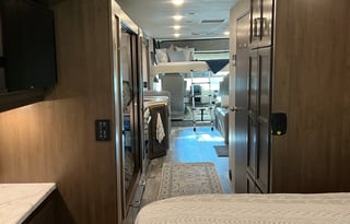 2022 Thor Motor Coach Hurricane 34J