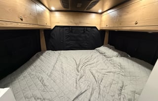 2026 Airstream Rangeline Pop-Top Camper Van