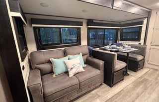 Disney and Beach Ready! 33' Jayco-Bunkhouse Slps 8